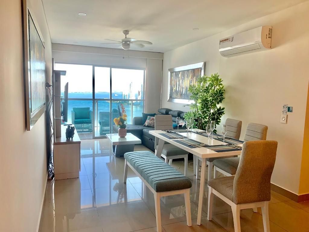 19th Floor Luxury Bay View *