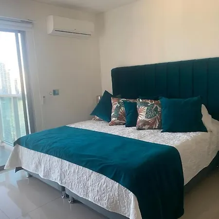 19th Floor Luxury Bay View Apartment *